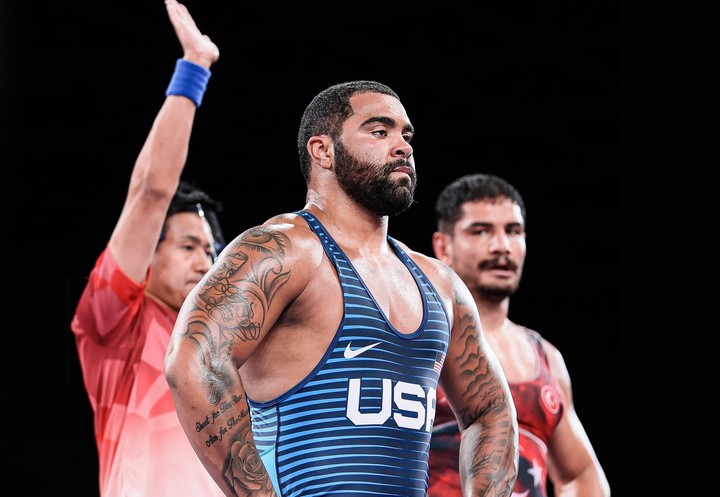 Olympijského šampióna v zápasení to ťahá do UFC